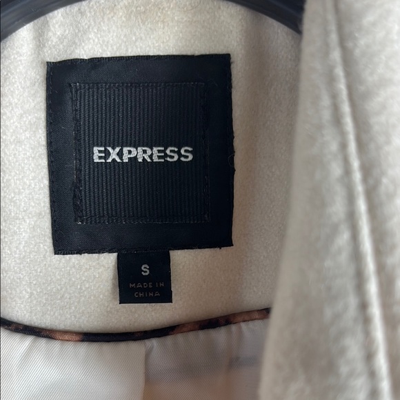 Express Elegant Cream Double-Breasted Women's pleated Wool Coat - Picture 2 of 6